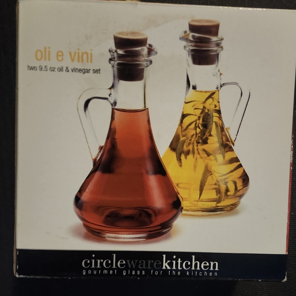 Circleware Kitchen Oil and Vinegar Set - Clear Glass